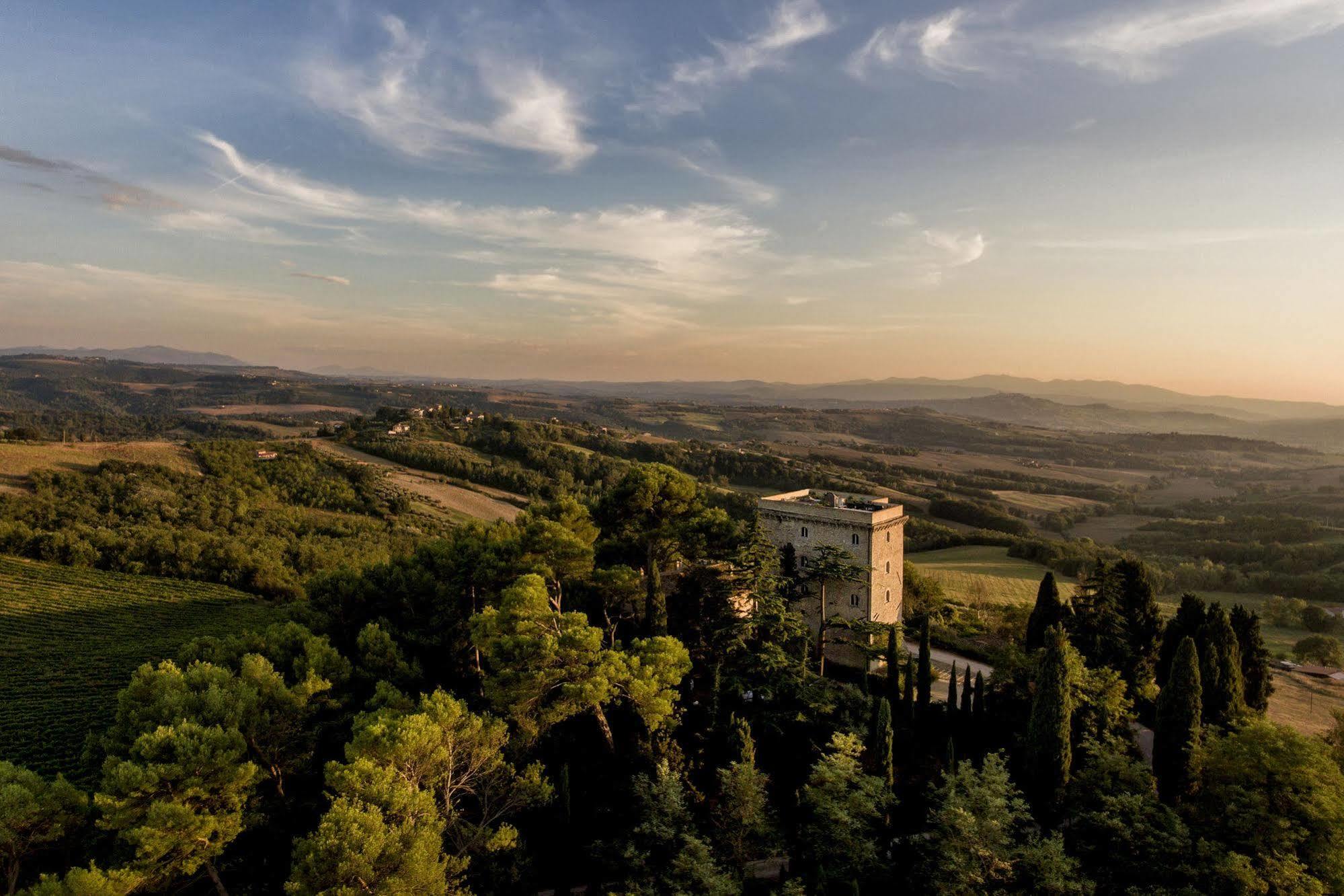 Torre Almonte Lejlighedshotel Todi Eksteriør billede