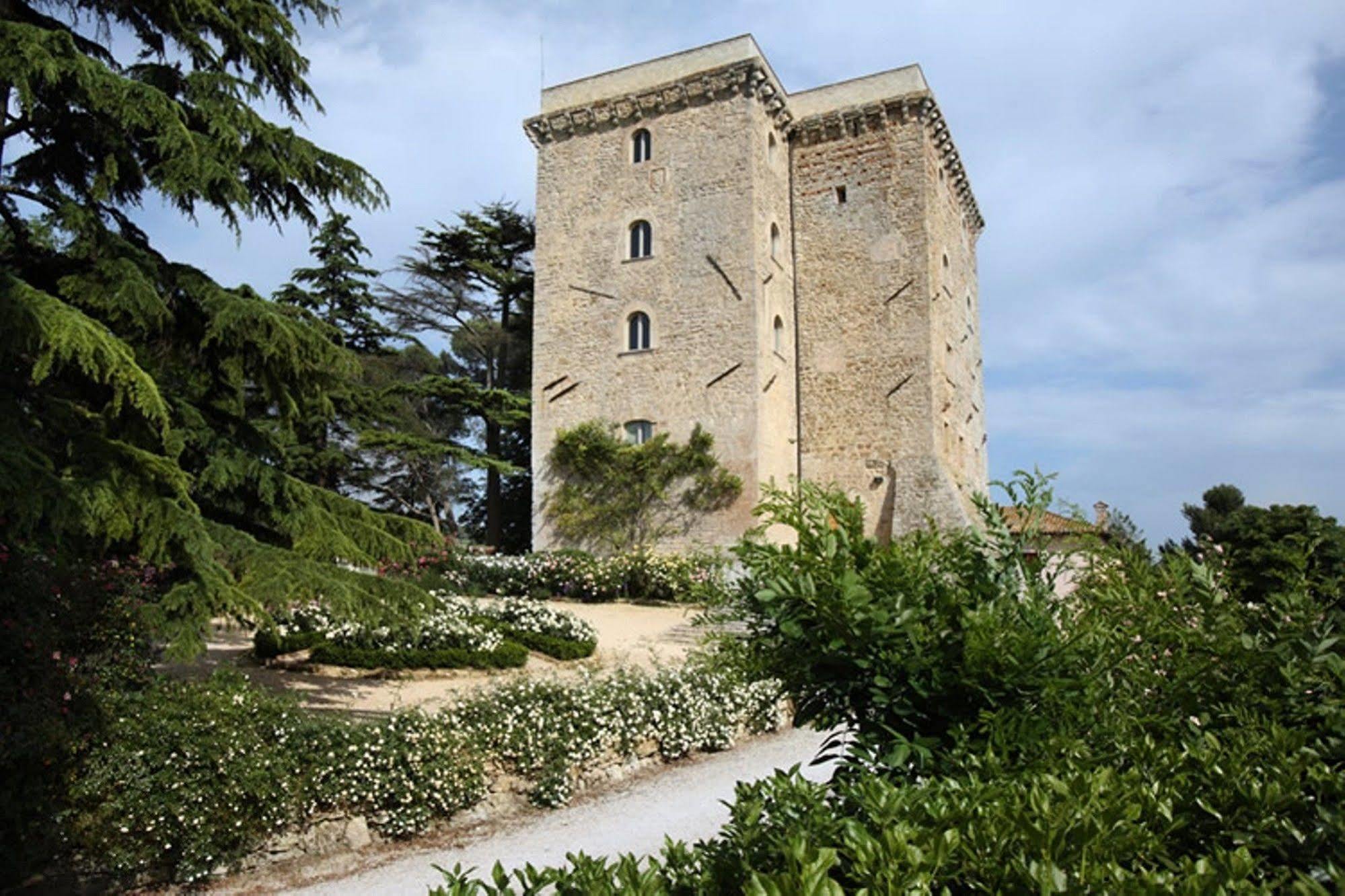 Torre Almonte Lejlighedshotel Todi Eksteriør billede