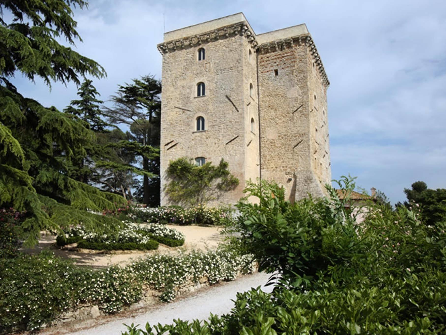 Torre Almonte Lejlighedshotel Todi Eksteriør billede