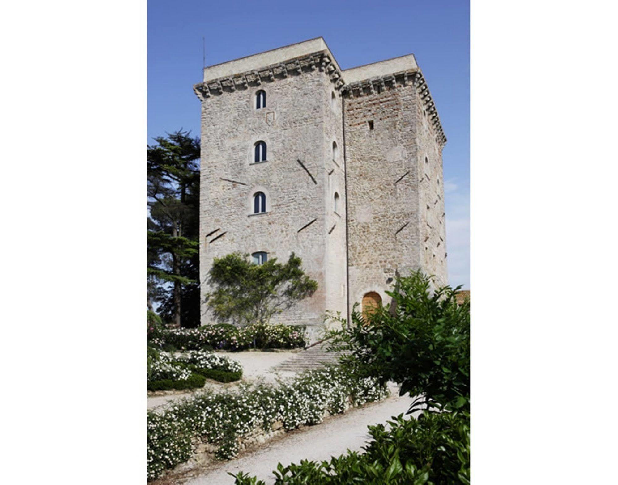 Torre Almonte Lejlighedshotel Todi Eksteriør billede